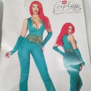 Poison ivy costume